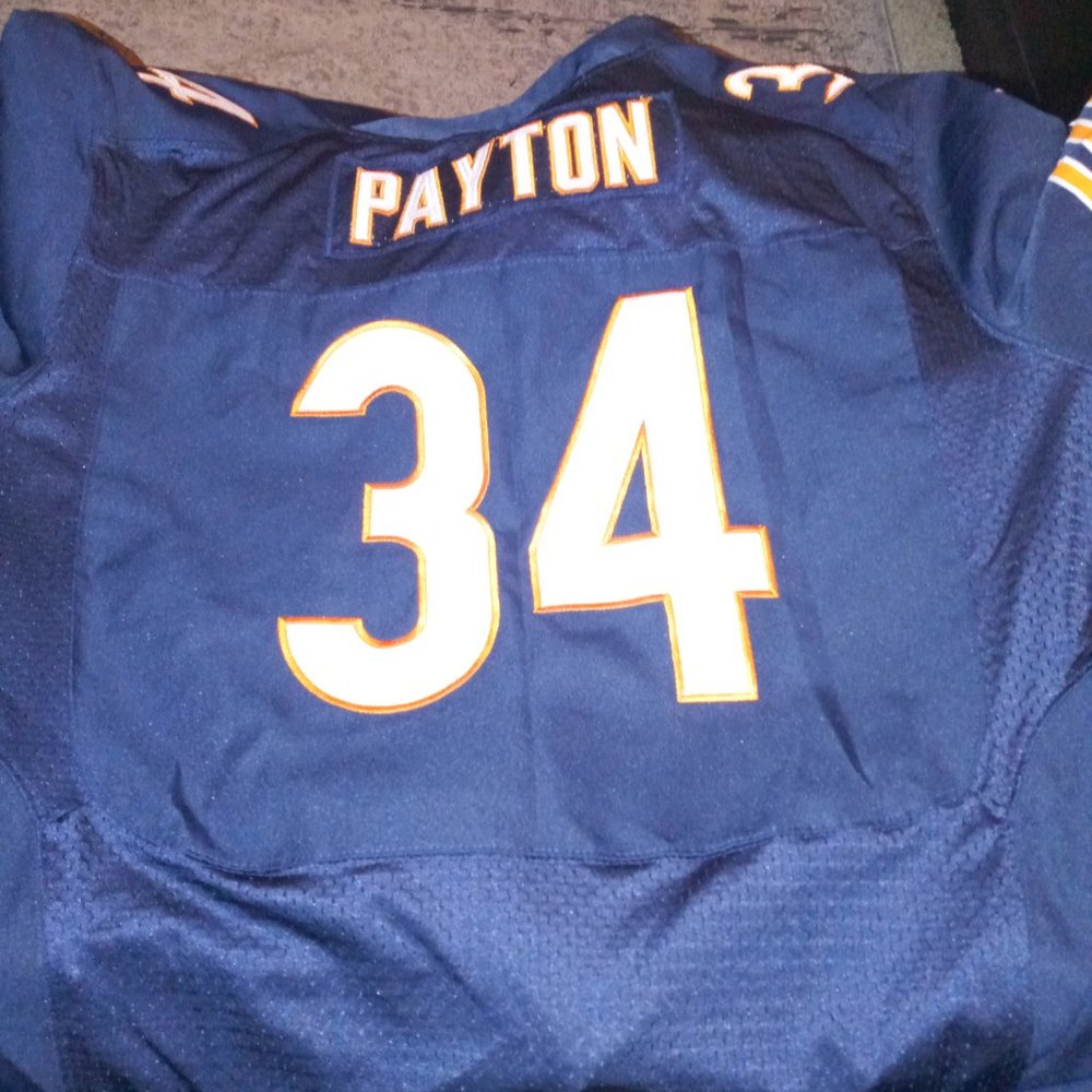 Name brand clothes - Picture 2 of 13
